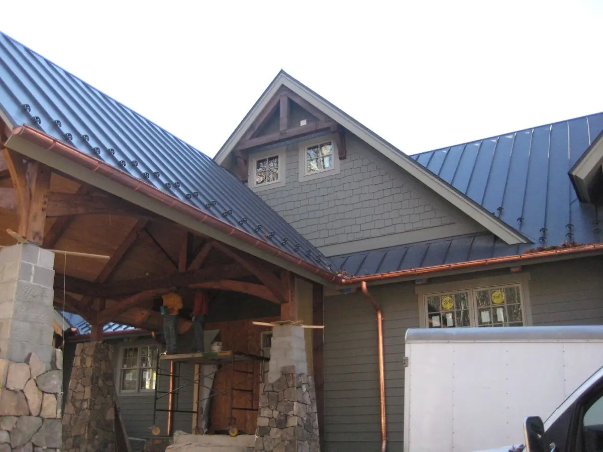 Craftsman Roofing team delivering quality roofing work in Onativia
